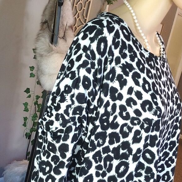 Ya Los Angeles Women's Size Large Leopard Print Long Sleeve Blouse Shirt, Top - Picture 3 of 14
